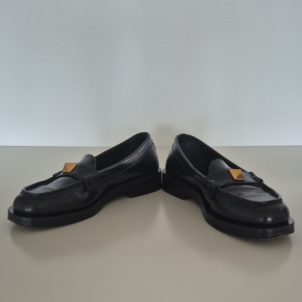 Valentino Garavani Women's Black Leather Loafers with Roman Studs, Size 38 - Picture 5 of 16